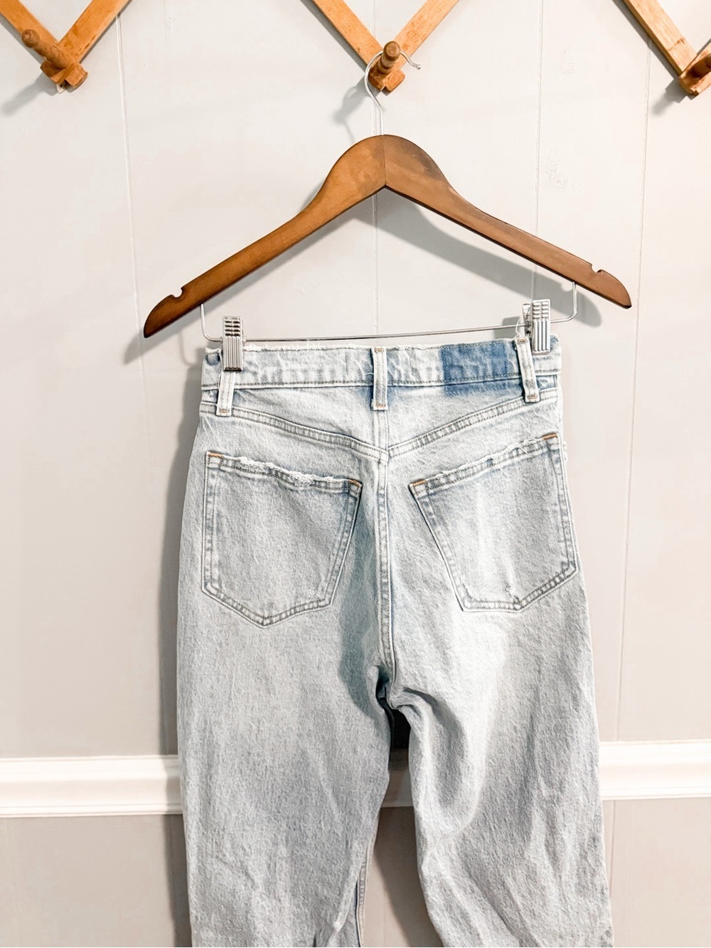 Abercrombie & Fitch 90s Straight Ultra High Rise Jeans - Picture 12 of 13
